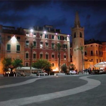 Affittacamere "In Piazzetta Da Vasco" 레리치 외부 사진