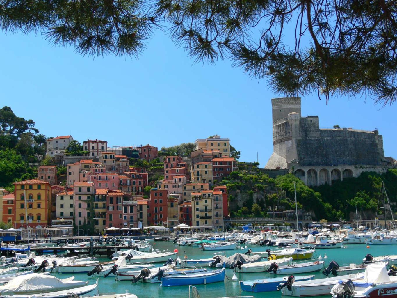 Affittacamere "In Piazzetta Da Vasco" 레리치 외부 사진