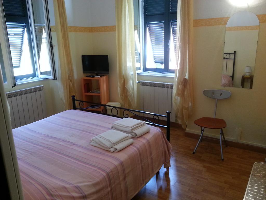 Affittacamere "In Piazzetta Da Vasco" 레리치 외부 사진
