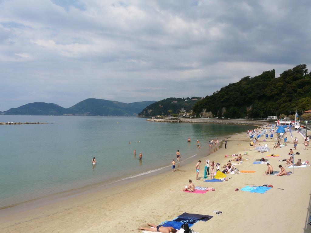 Affittacamere "In Piazzetta Da Vasco" 레리치 외부 사진