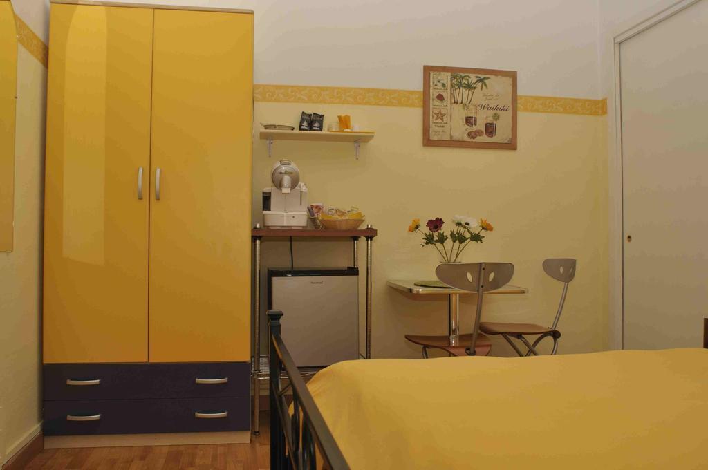 Affittacamere "In Piazzetta Da Vasco" 레리치 외부 사진