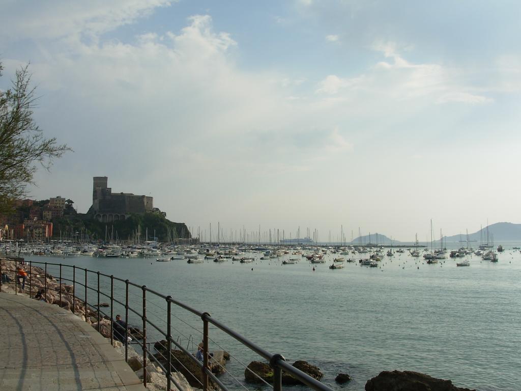 Affittacamere "In Piazzetta Da Vasco" 레리치 외부 사진