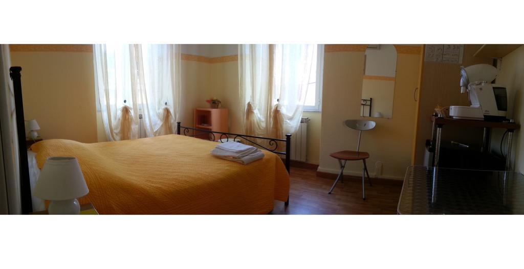 Affittacamere "In Piazzetta Da Vasco" 레리치 외부 사진