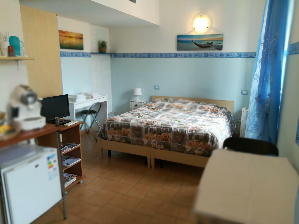 Affittacamere "In Piazzetta Da Vasco" 레리치 외부 사진